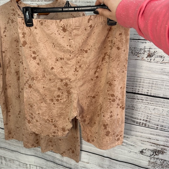 2 Piece Set Oversized Tee Biker Short Splatter Soft Lounge Outfit Gilded Intent - Picture 8 of 12